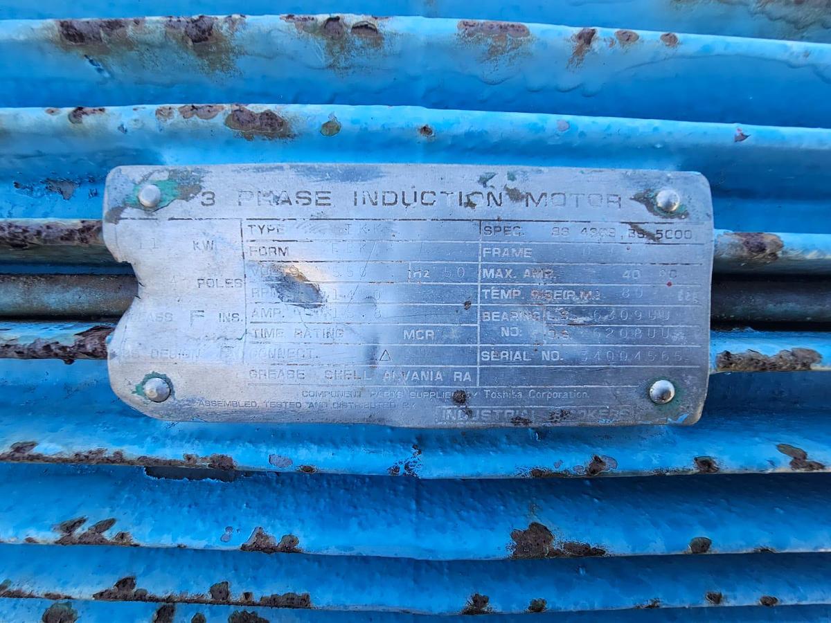 Used DOUBLE ROLL LUMP BREAKER / CRUSHER ON STAND WITH MOTOR AND GEARBOX (NOT TESTED)