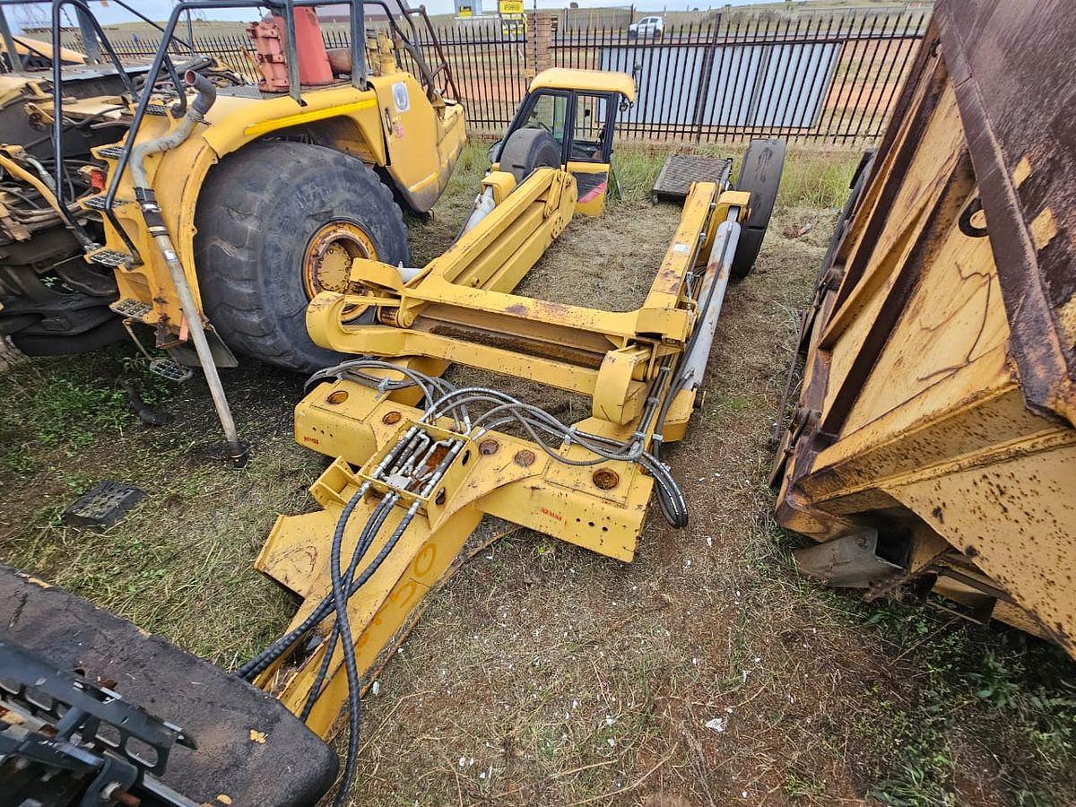 Used https://www.nimsi.co/listings/9105211-used-single-axle-125-kg-2-dry-chemical-powder-fire-extinguisher-trailer
