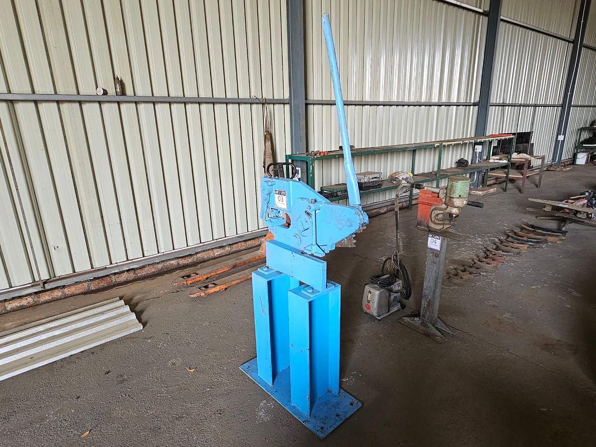 Used INDUSTRIAL MULTI CUTTER