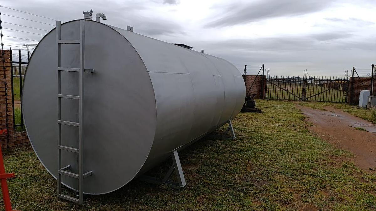 Used 23000L WATER TANK (USED)