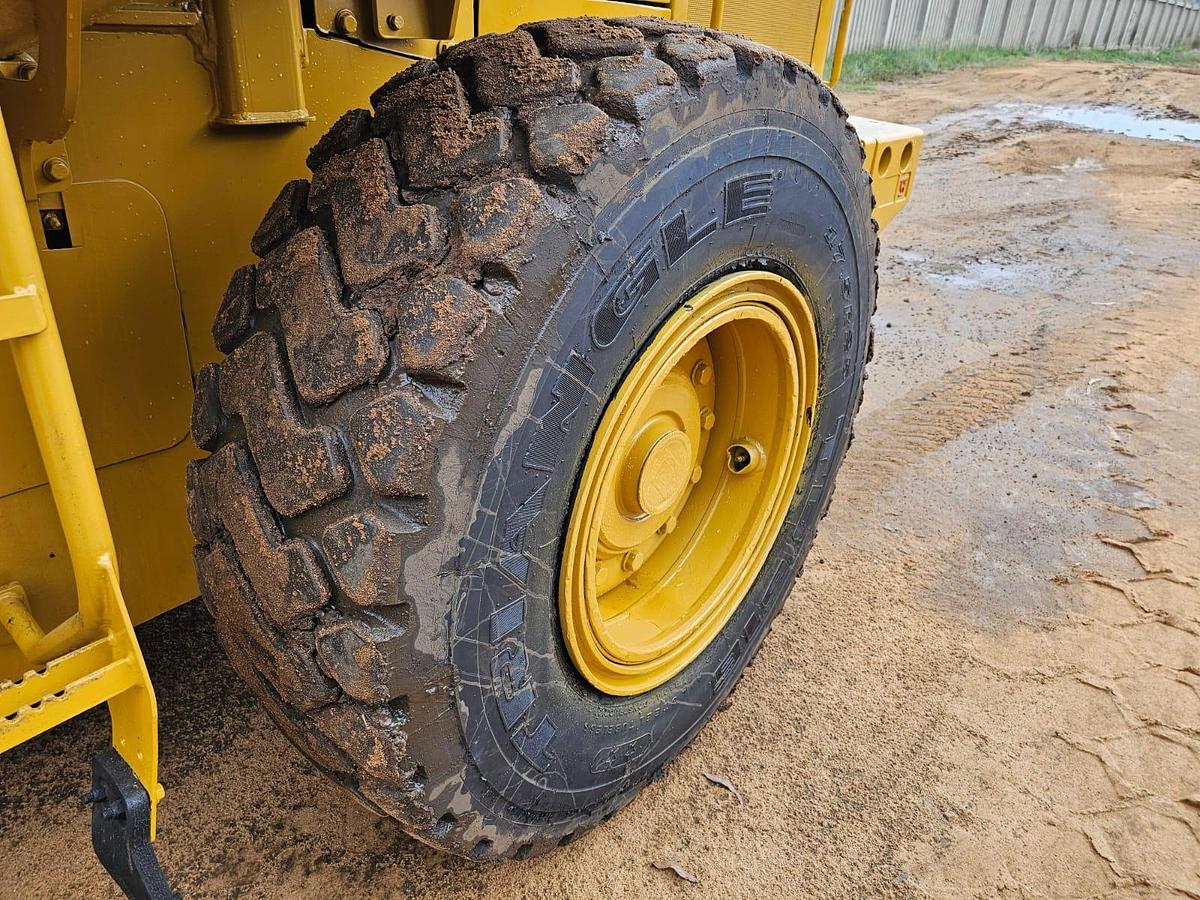 Used BELL L1204E FRONT END LOADER (USED)