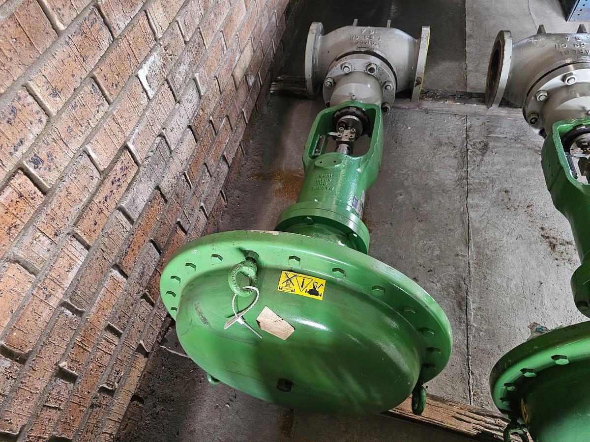 Used VEGA CONTROL VALVE 1-6940