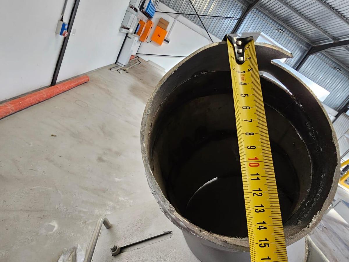 Used SS304 STAINLESS STEEL 1.2 TON GRAIN STORAGE BIN (NO LEGS)