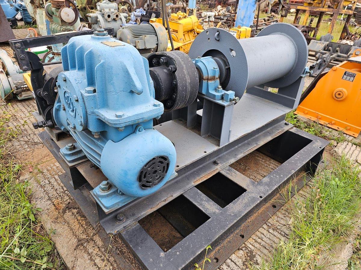Used WINCH WITH BEW GEARBOX