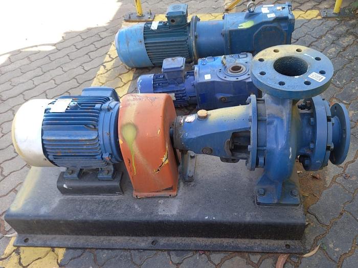 Used PUMP WITH ELECTRIC MOTORS (THEY HAVE PLATES)