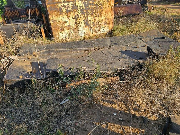 Used LINK BELT 140 TON LATTICE BOOM CRANE (NON-RUNNER)