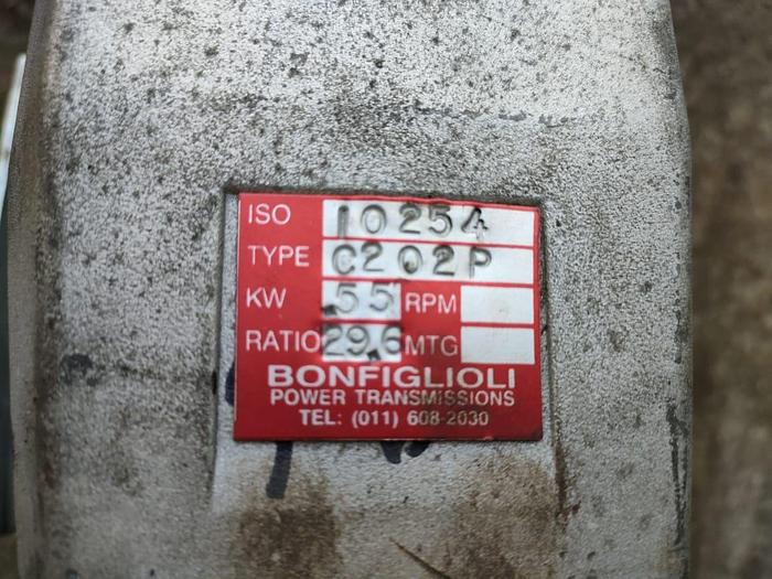 Used 1 X 100 M PACKING LINE ROLLER CONVEYOR STRUCTURE COMPLETE WITH DRIVES UNIT (TESTED)