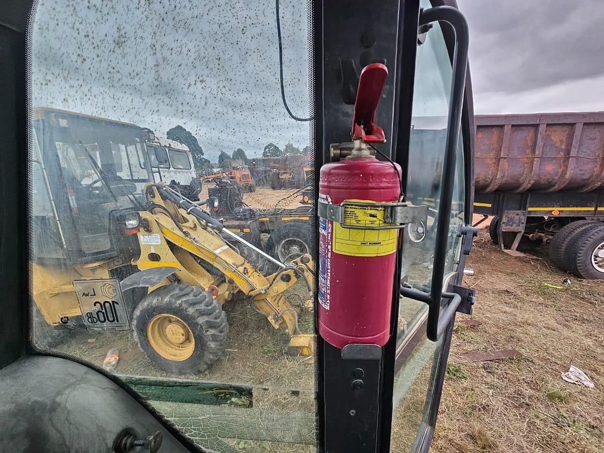 Used NEW HOLLAND LM1445 TELEHANDLER