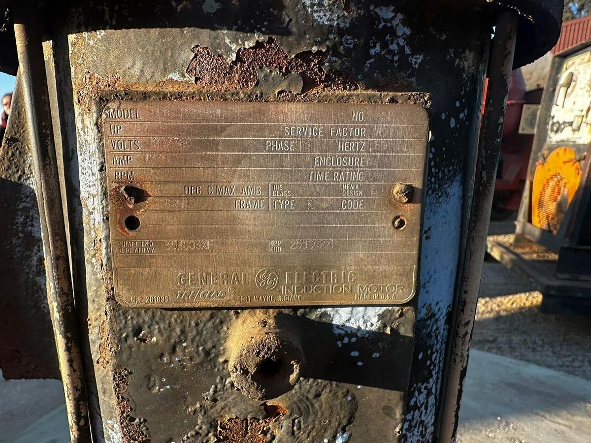 Used AERATOR WASTEWATER POND SOLUTION (NOT TESTED)