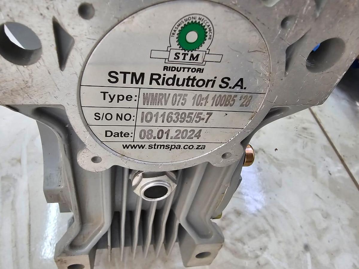 Used 2.2 KW MOTORIZED GEARBOXES