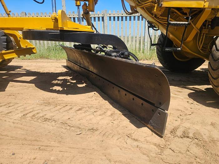 Used 120 G GRADER (RUNNER)