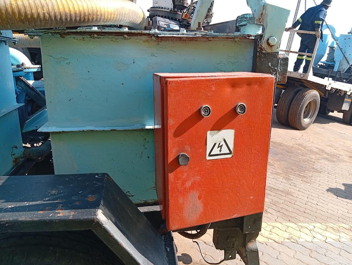 Used ELECTRIC MOBILE VACUUM UNIT WITH START AND GO BOX WITH 22KW MOTOR