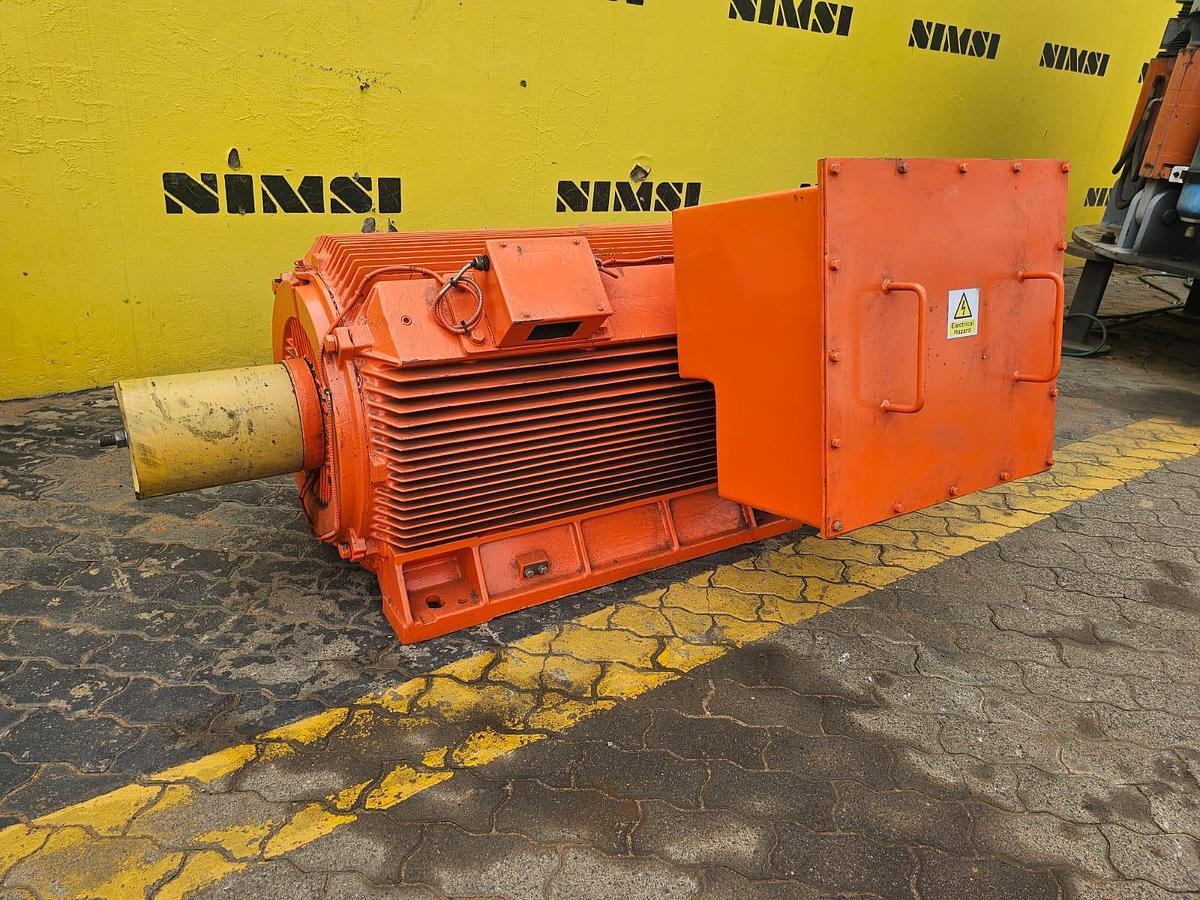 Used 350 KW SIEMENS ELECTRICAL MOTOR (VIBRATING MOTOR)(USED)
