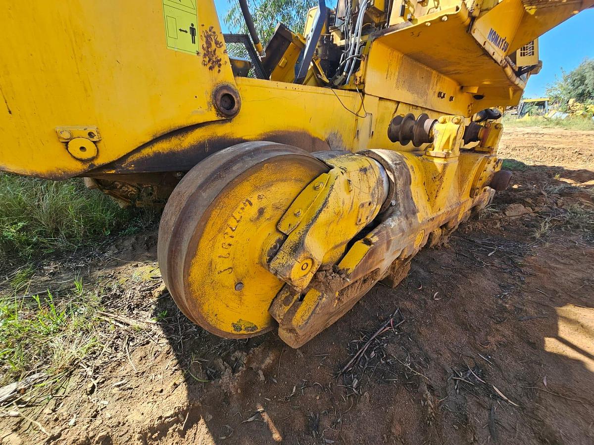 Used D375A KOMATSU DOZER (STRIPPING)