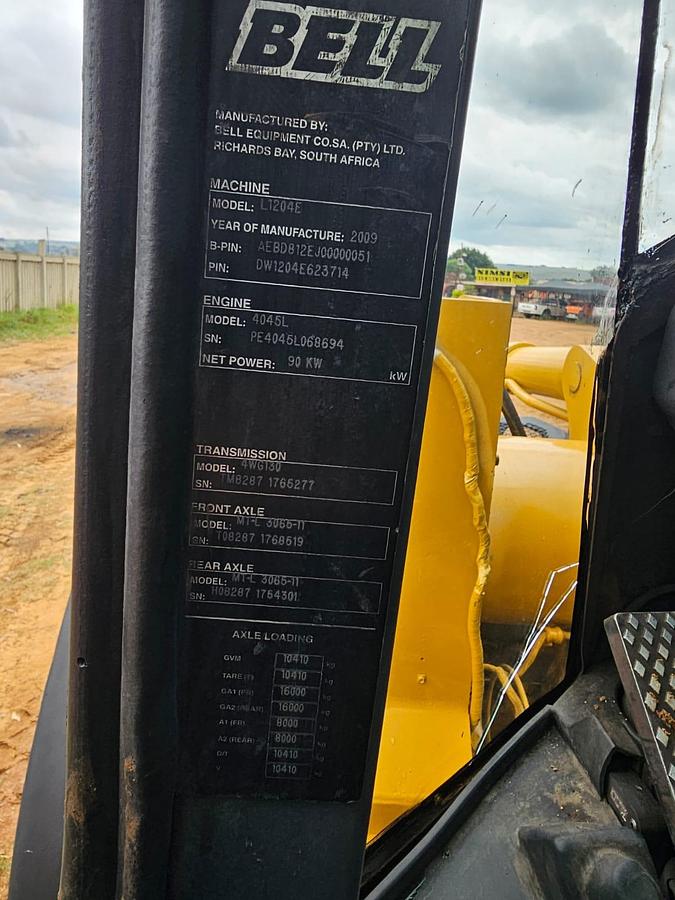 Used BELL L1204E FRONT END LOADER (USED)