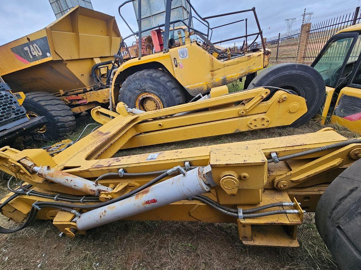 Used https://www.nimsi.co/listings/9105211-used-single-axle-125-kg-2-dry-chemical-powder-fire-extinguisher-trailer