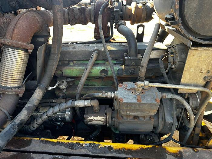 Used BELL TRACTOR (RUNNER)