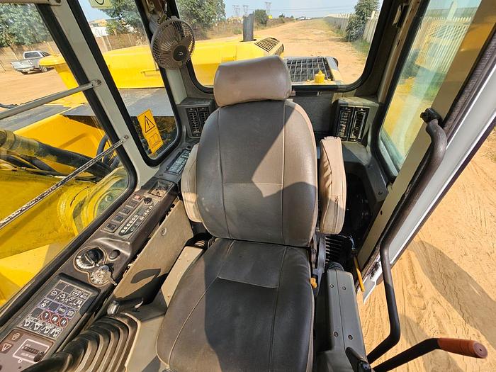 Used  BELL HD820E EXCAVATOR (RUNNER)