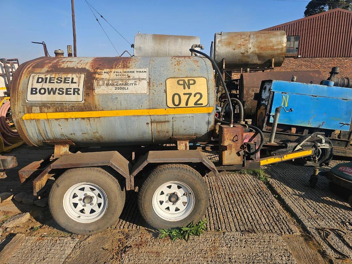 Used HEAVY DUTY 2500 LITRE DIESEL BOWSER TRAILER WITH PUMP & METER- USED CONDITION