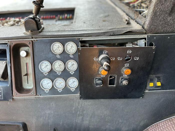 Used KRUPP KMK 5120 ALL TERRAIN 120 TON CRANE (RUNNER)