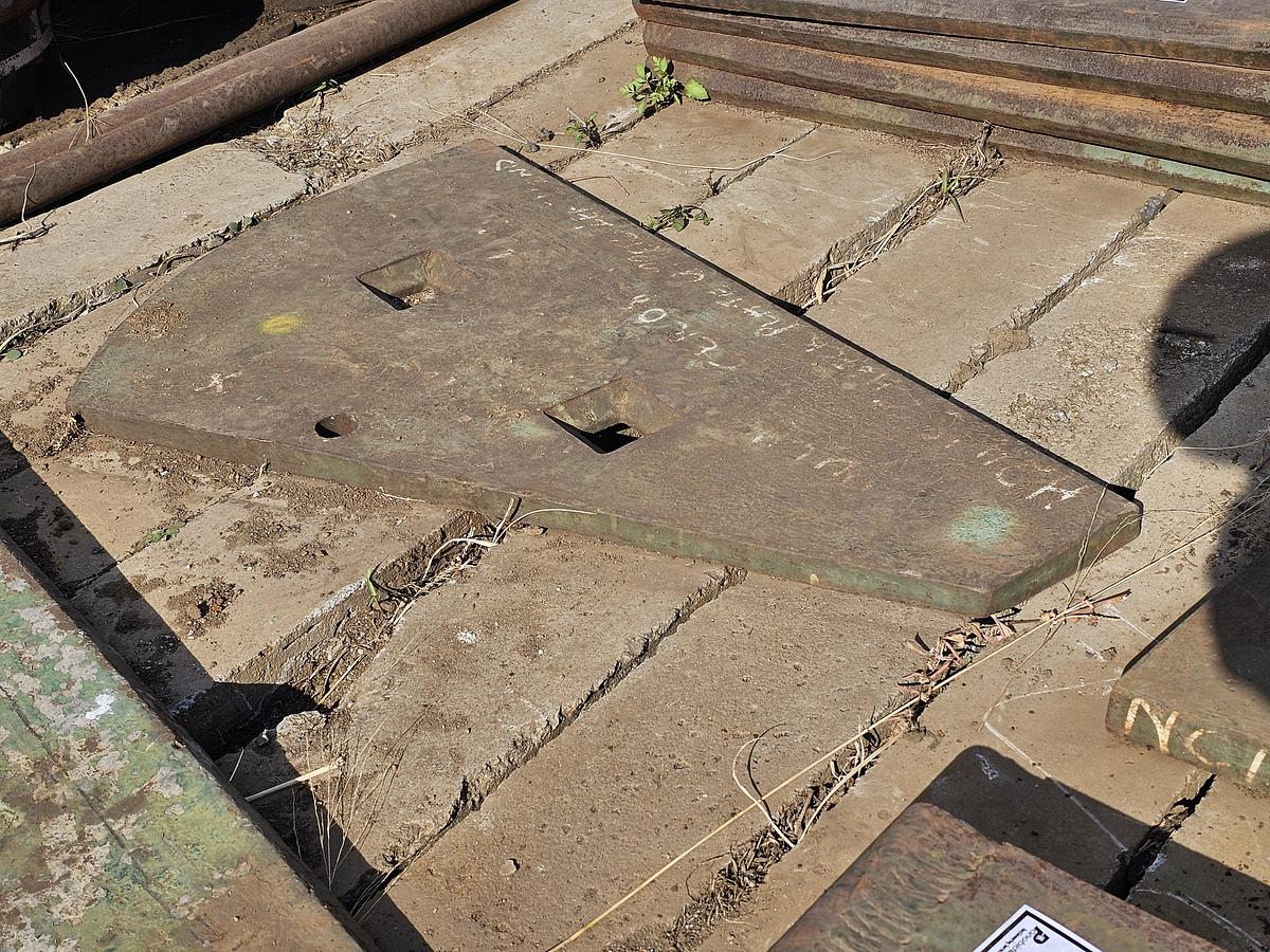 Used CRUSHER PLATES