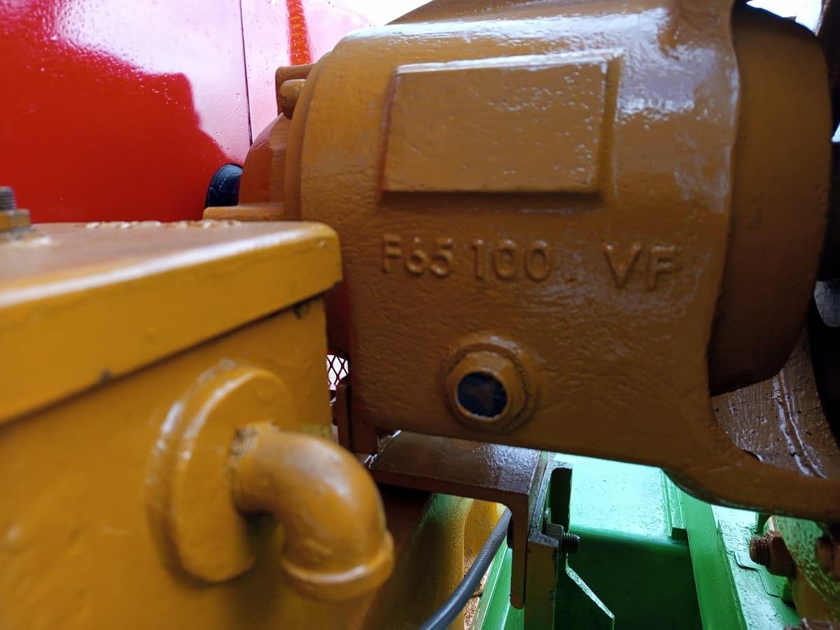 Used WATER PUMP ON A TRAILER WITH VOLVO ENGINE (BATTERIES NOT INCLUDED)