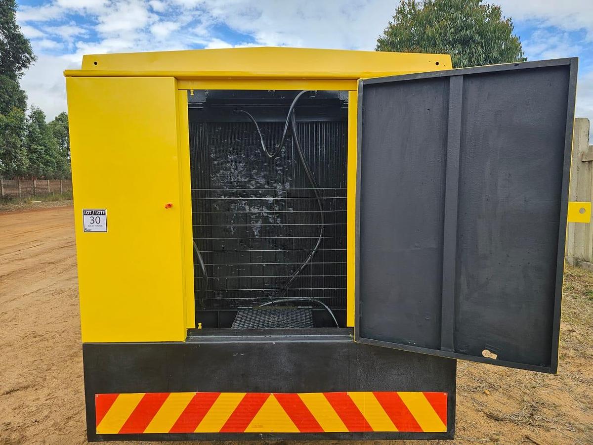 Used ATLAS COPCO XAS 495 MOBILE COMPRESSOR WITH MERCEDES BENZ ENGINE - OPERATIONAL