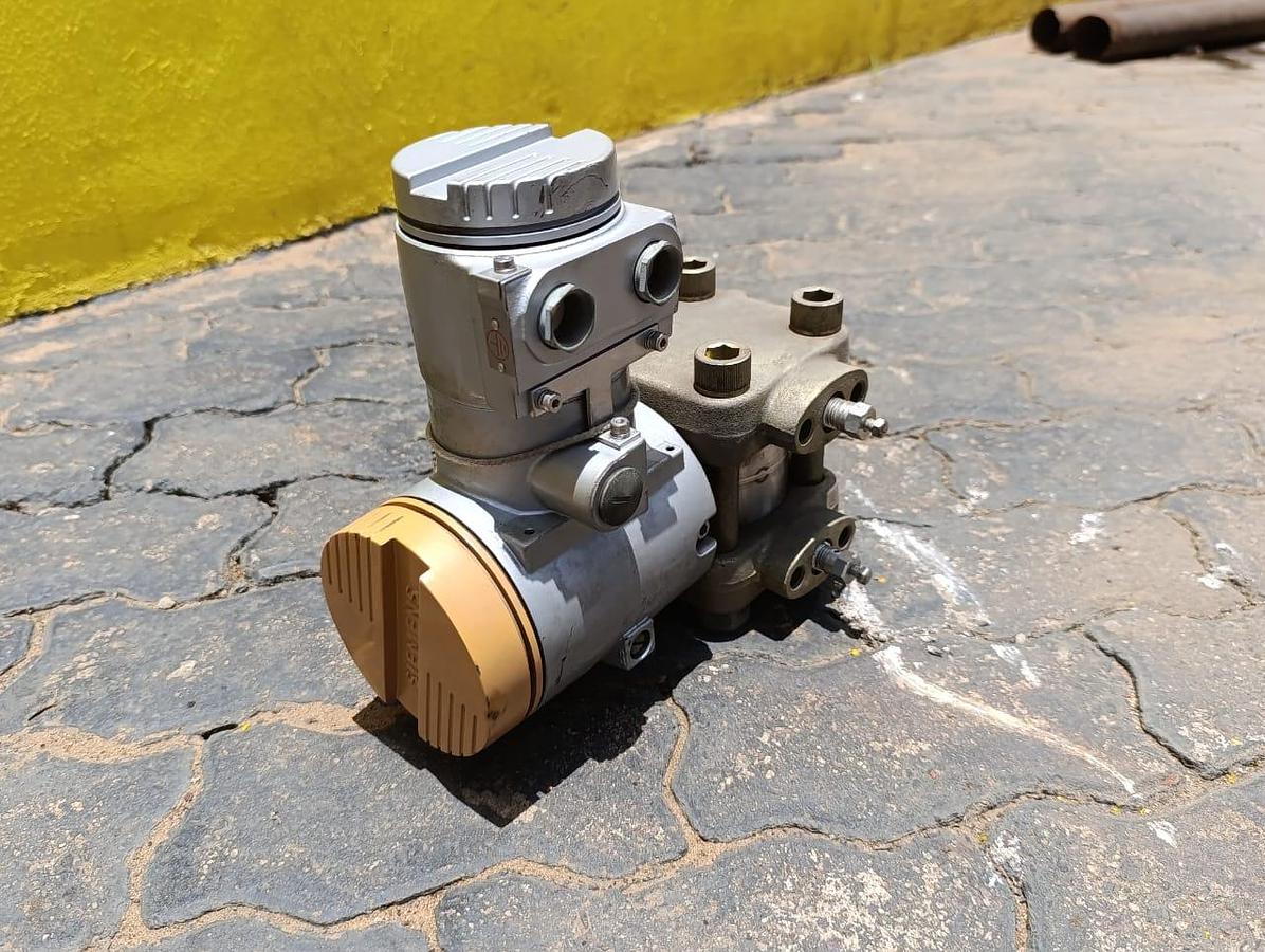 Used SIEMENS DIFF PRESSURE VALVE 130 TO 640 MBAR