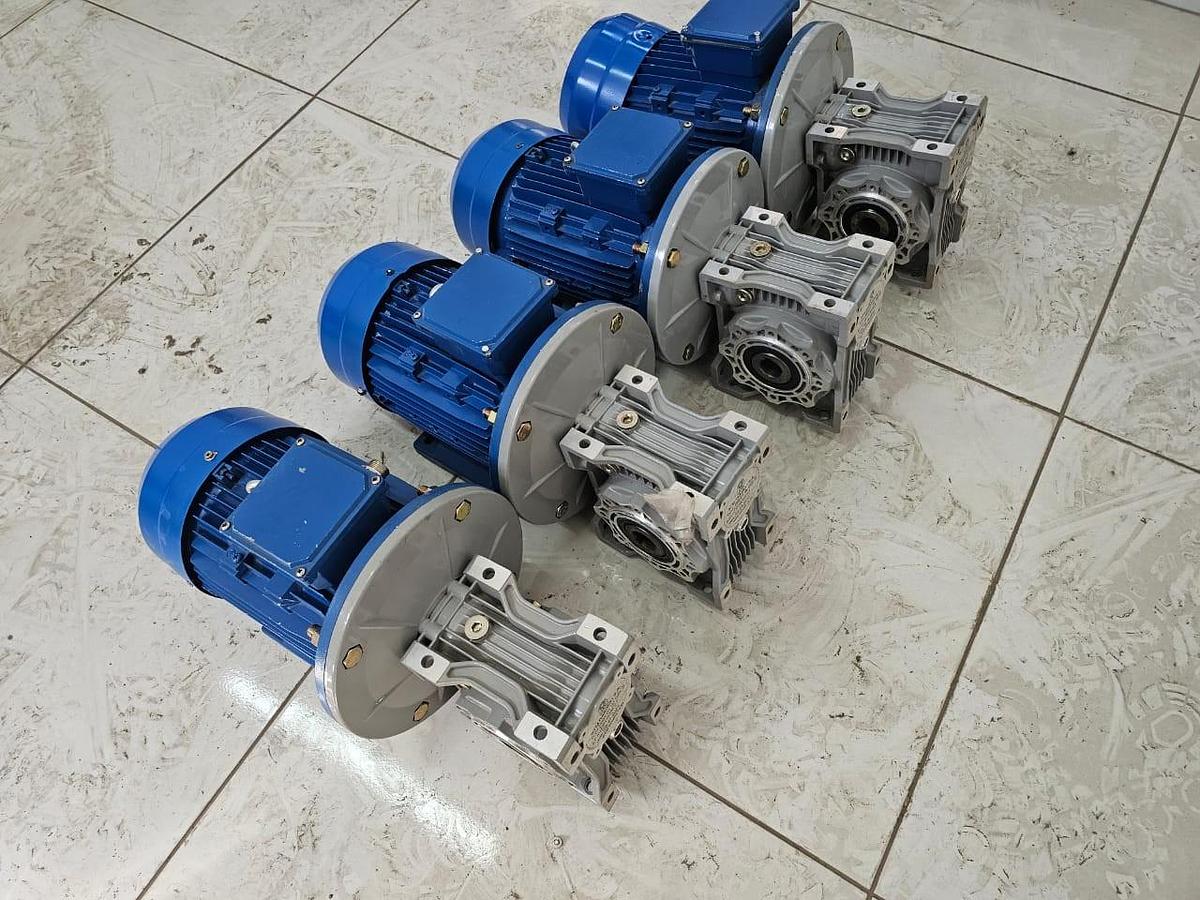 Used 2.2 KW MOTORIZED GEARBOXES