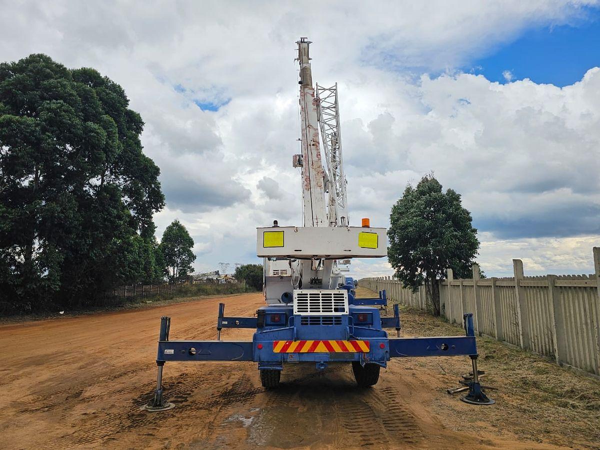 Used 18 TONNES CAPACITY FAUN CRANE - OPERATIONAL