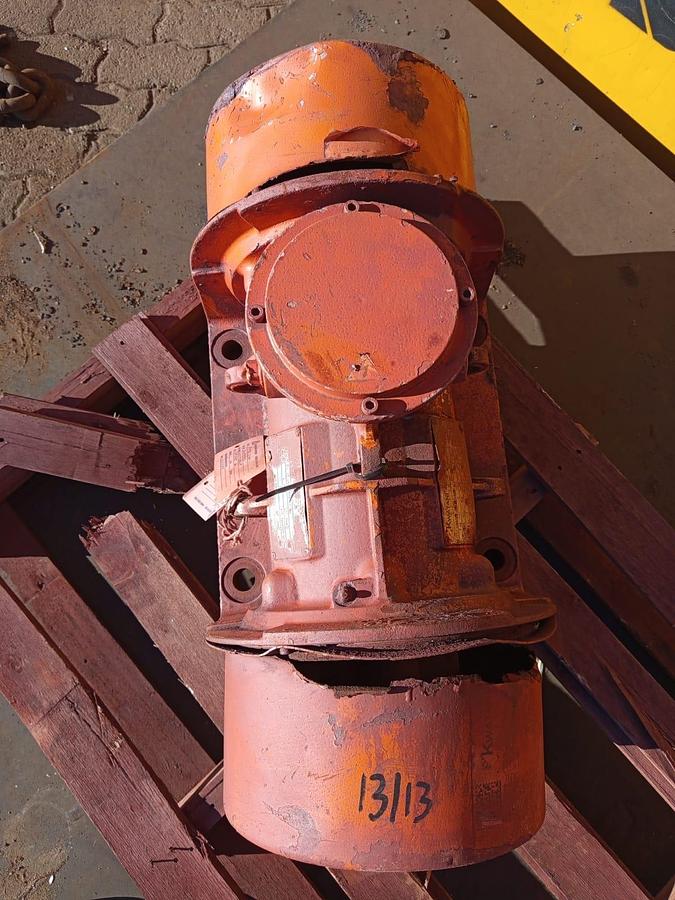 Used VIBRATING MOTOR 1.8KW