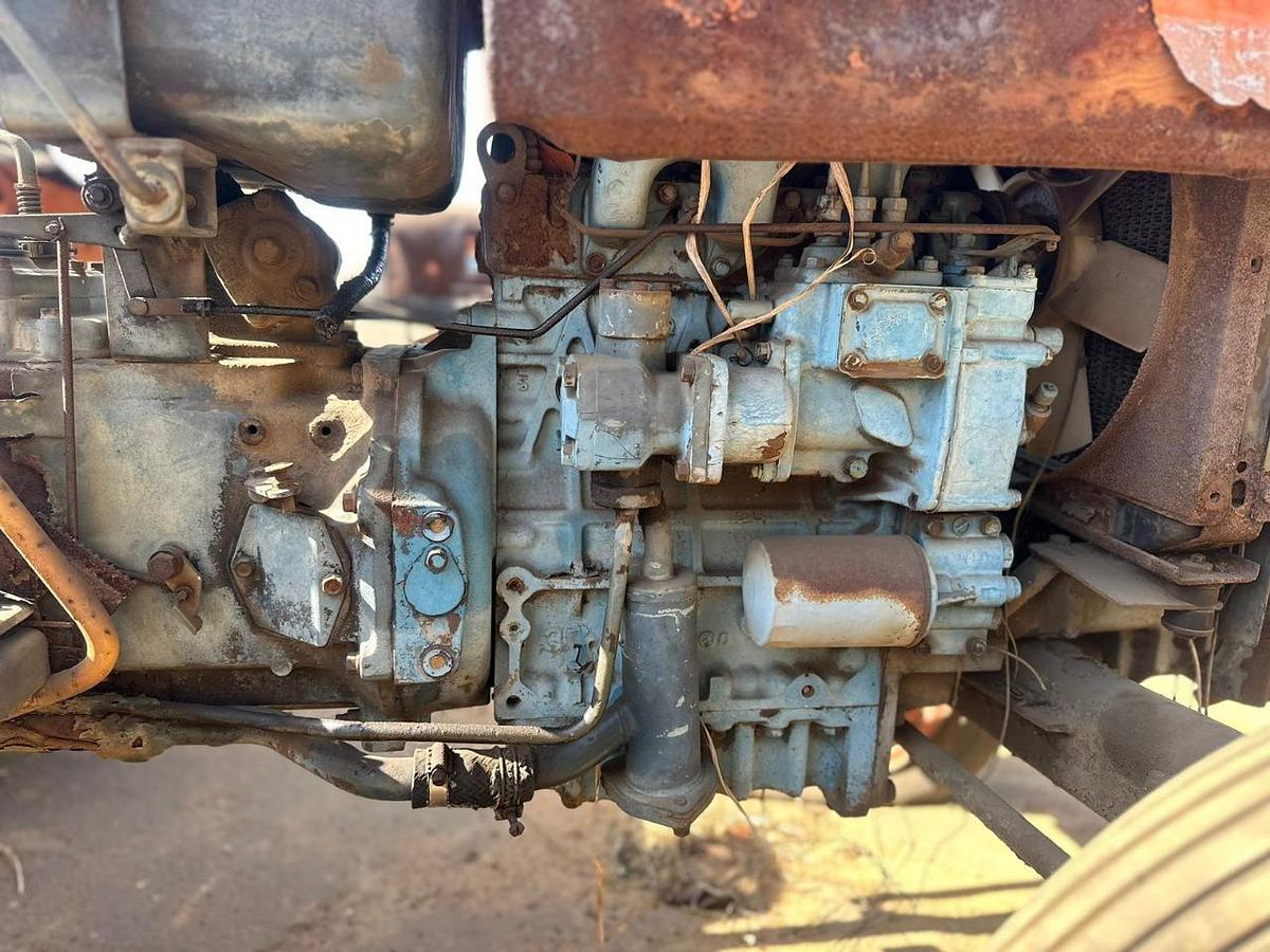 Used SCRAP ANTIQUE TRACTORS (STRIPPING FOR SPARES)