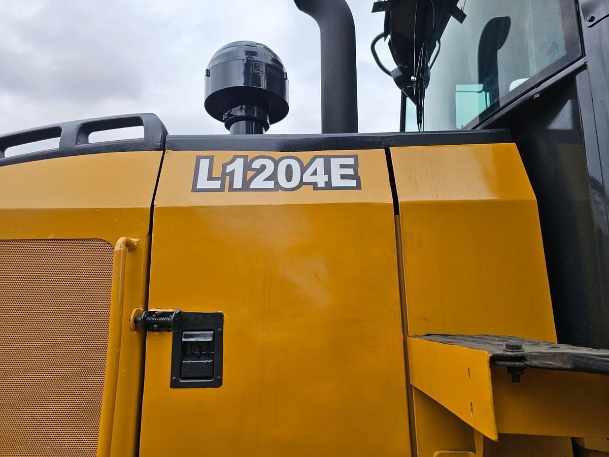 Used BELL L1204E FRONT END LOADER (USED)