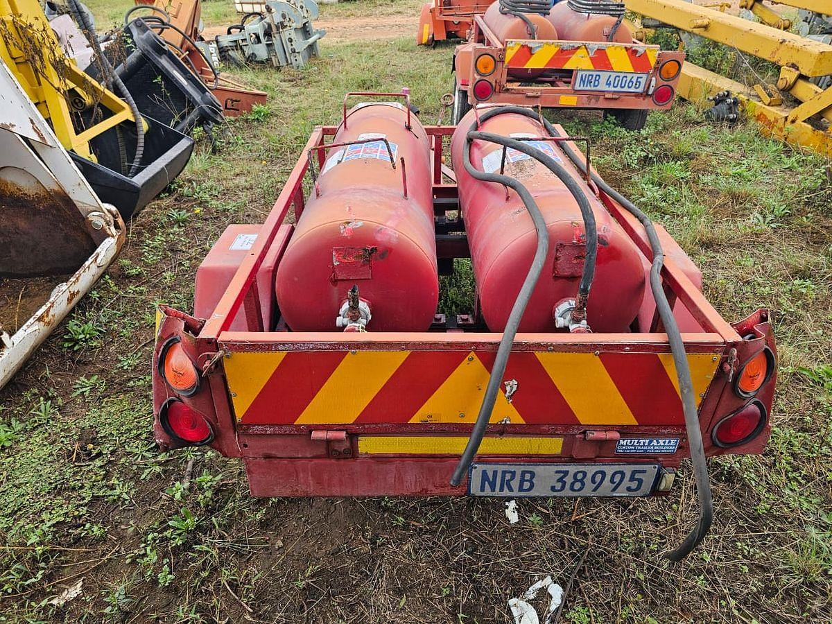 Used SINGLE AXLE 125 KG (2) DRY CHEMICAL POWDER FIRE EXTINGUISHER TRAILER