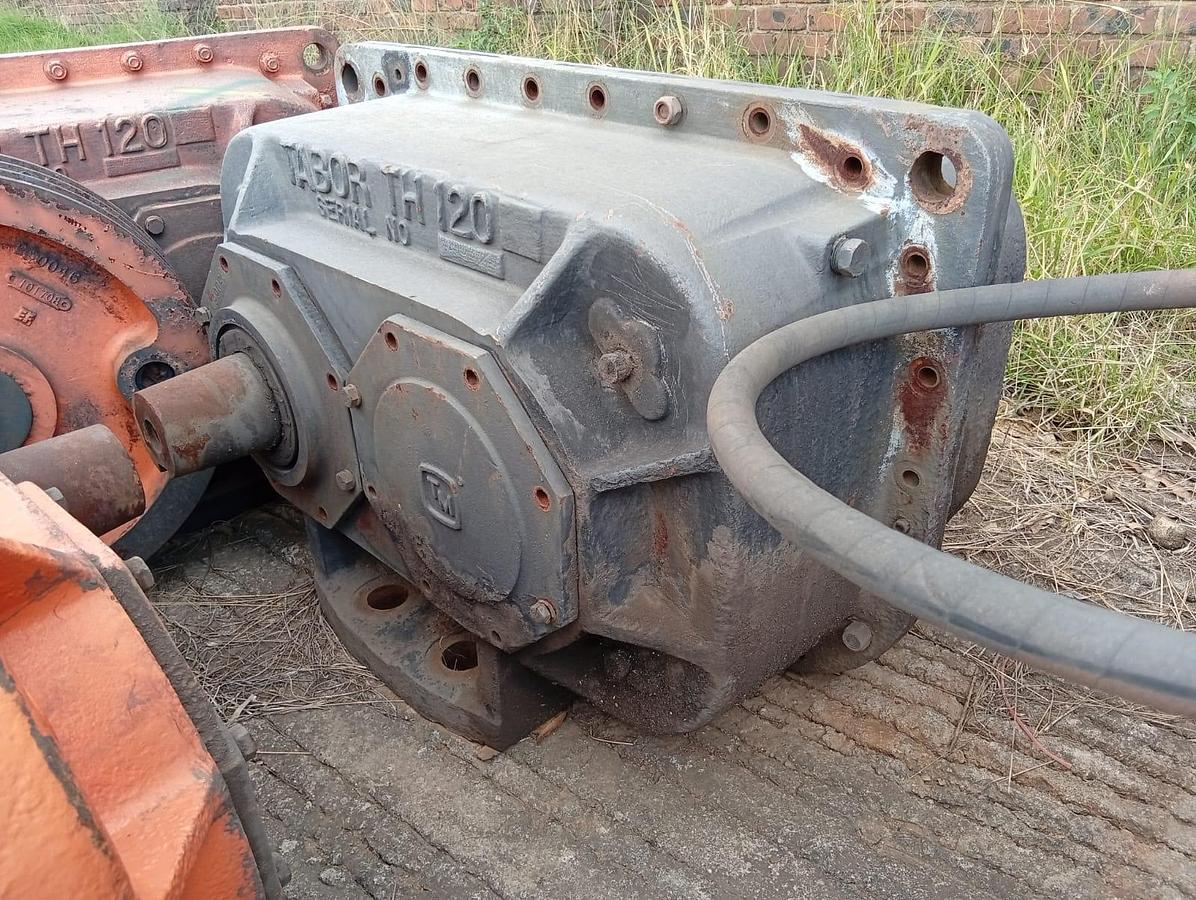 Used TABOR TH 120 VIBRATING SCREEN MECHANISM (EXCITER)