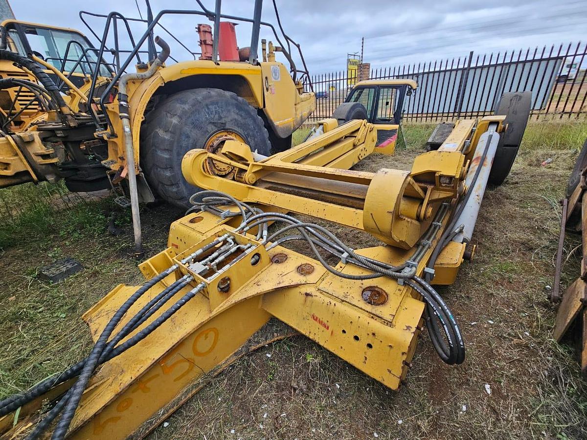 Used BIN HOOK TRAILER WITH LIFT CYCLINDERS