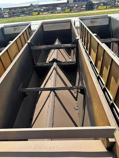 Used RDS BOTTOM SIDE DISCHARGE HOPPER