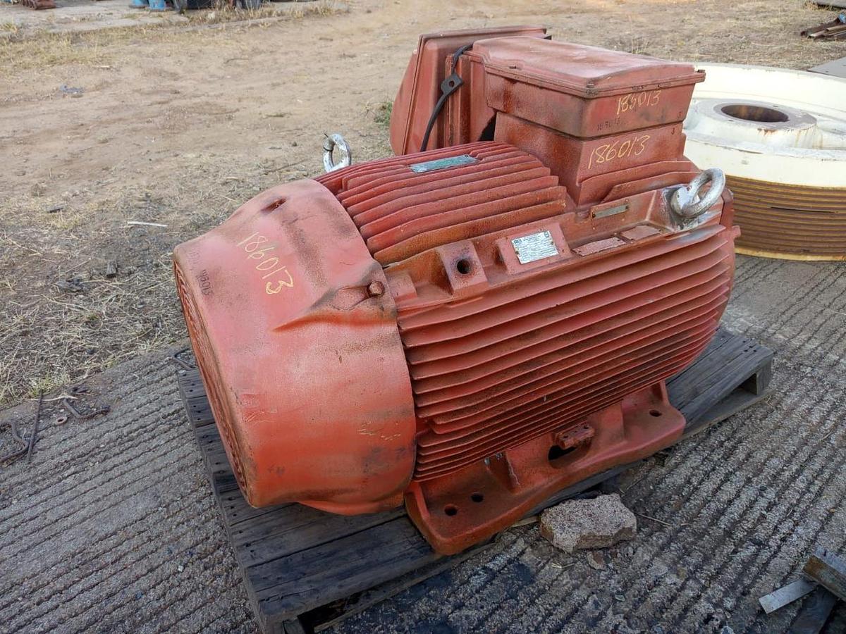 Used 220 KW INDUCTION MOTOR - USED CONDITION