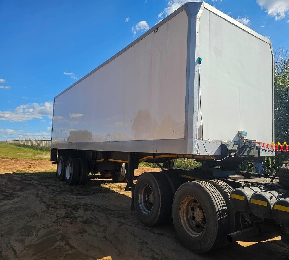 Used INSULATED TRUCK TRAILER - OPERATIONAL - WITH NATIS - TRUCK NOT INCLUDED