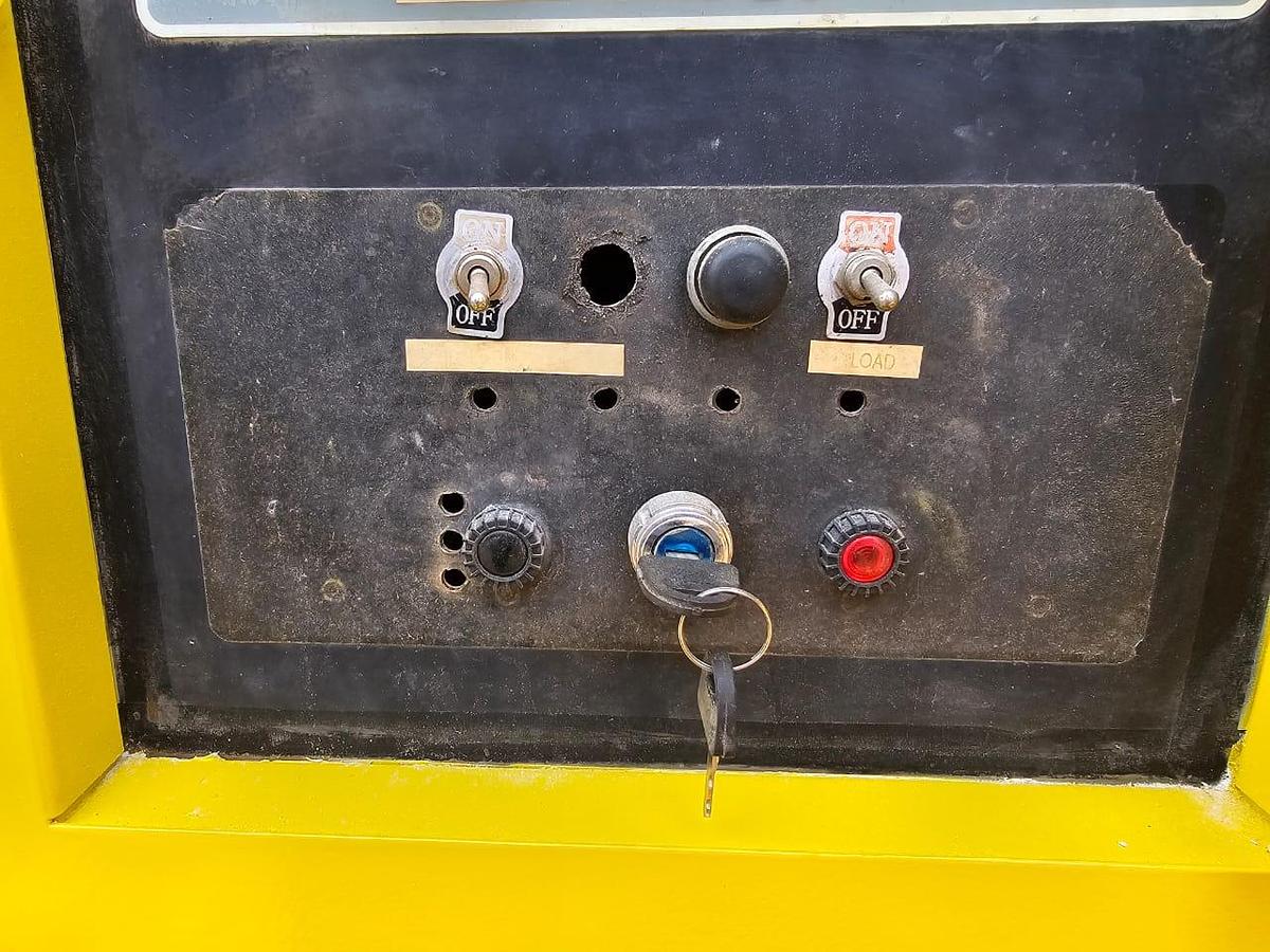 Used ATLAS COPCO XAS 495 MOBILE COMPRESSOR WITH MERCEDES BENZ ENGINE - OPERATIONAL
