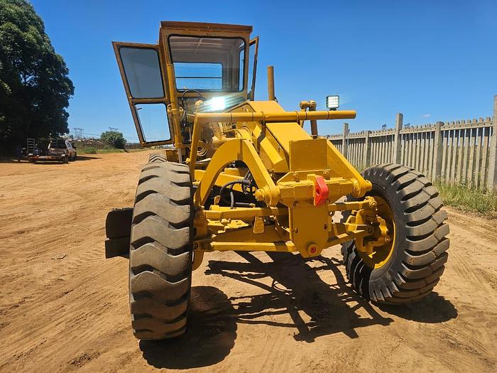 Used 120 G GRADER (RUNNER)
