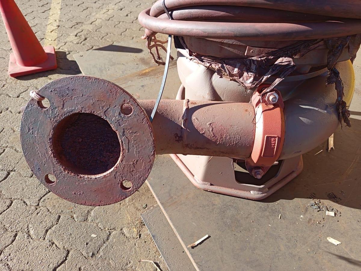 Used SUBMERSIBLE PUMP 400V 15KW