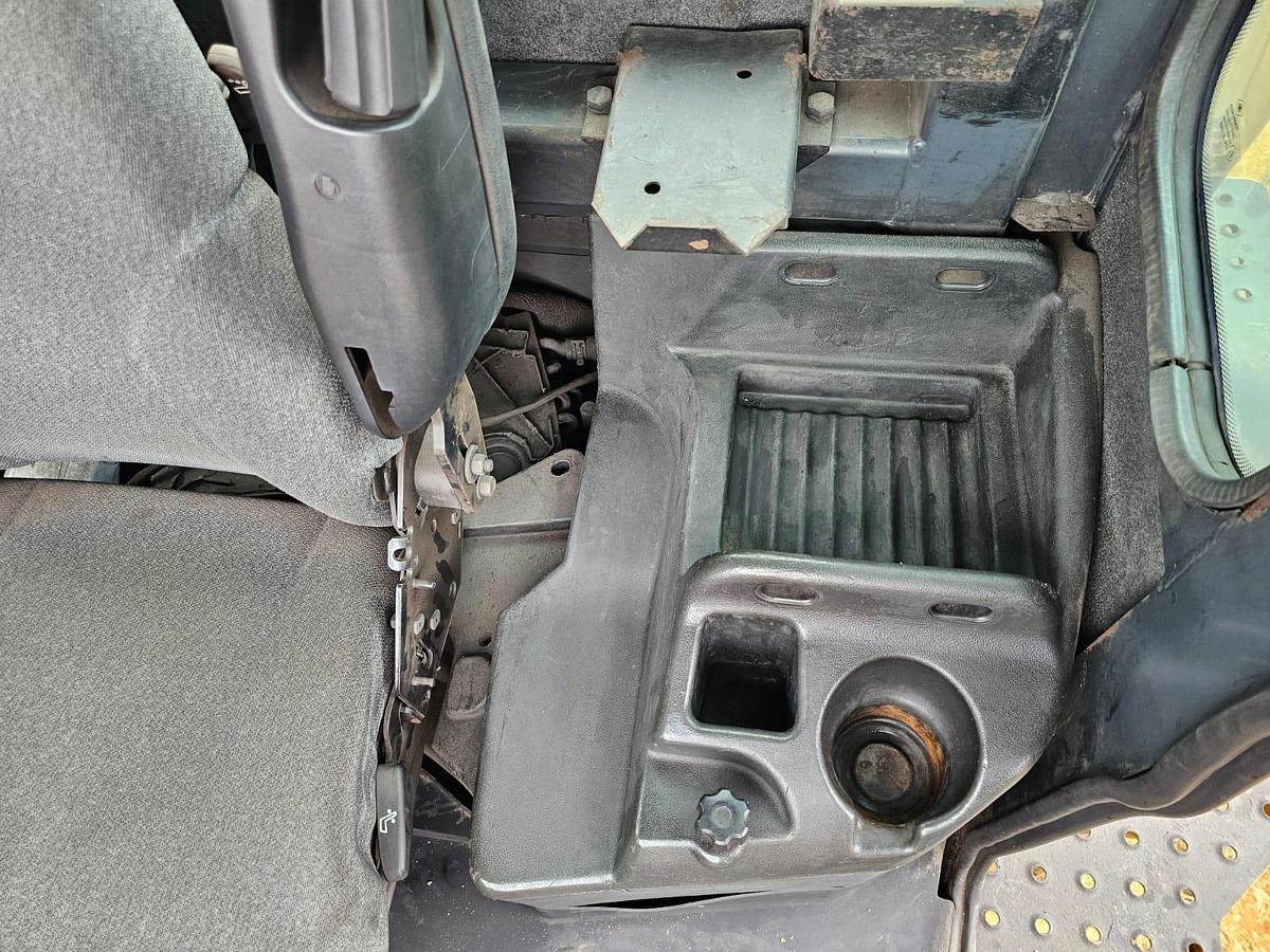 Used BELL L1204E FRONT END LOADER (USED)