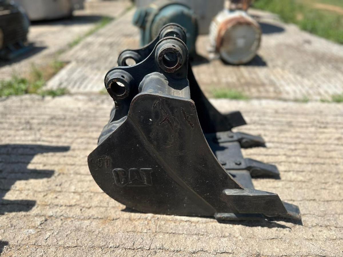 Used CAT SKIDSTEER OR MINI EXCAVATOR BUCKET