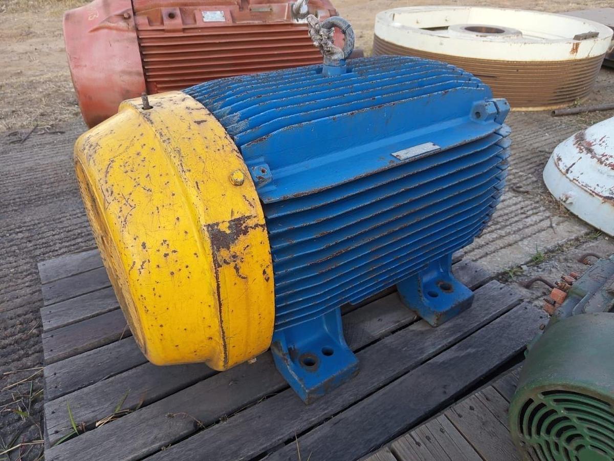 Used 132 KW INDUCTION MOTOR - USED CONDITION