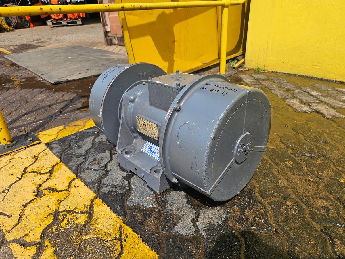Used 1.8 KW VIBRATING MOTOR (USED)