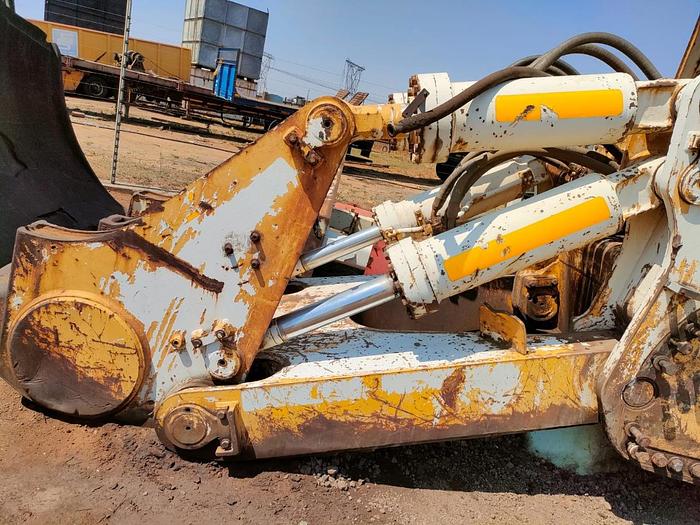 Used KOMATSU 475A DOZER WITH ENGINE, RIPPER AND BLADE (PARTIALLY STRIPPED