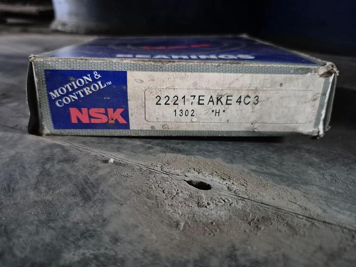 NSK 22217 EAKE 4C3 44MM I.D SPHERICAL ROLLER BEARING, 155MM O.D