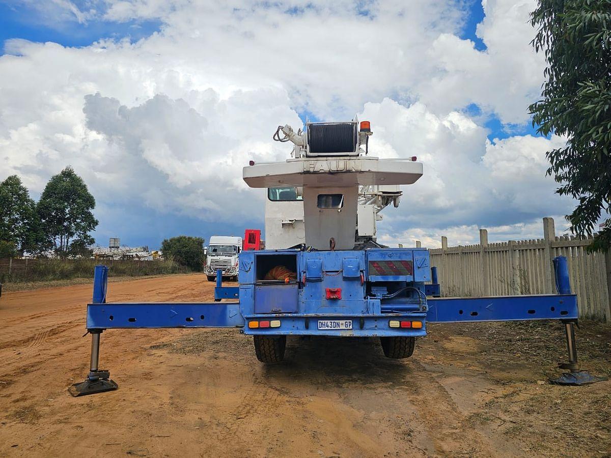 Used 30 TONNES CAPACITY FUAN CRANE - OPERATIONAL