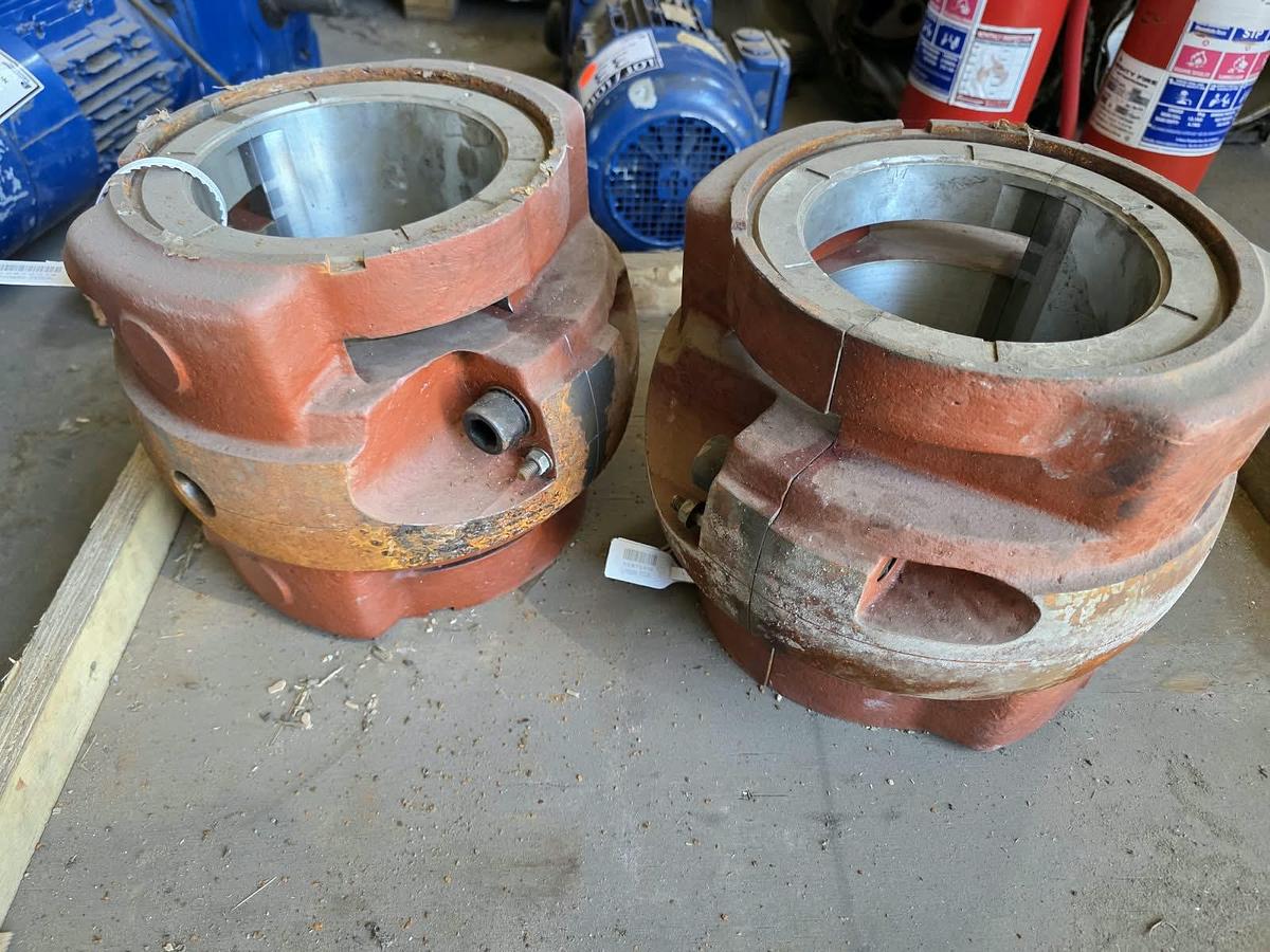 Used SPLIT BEARING HOUSINGS